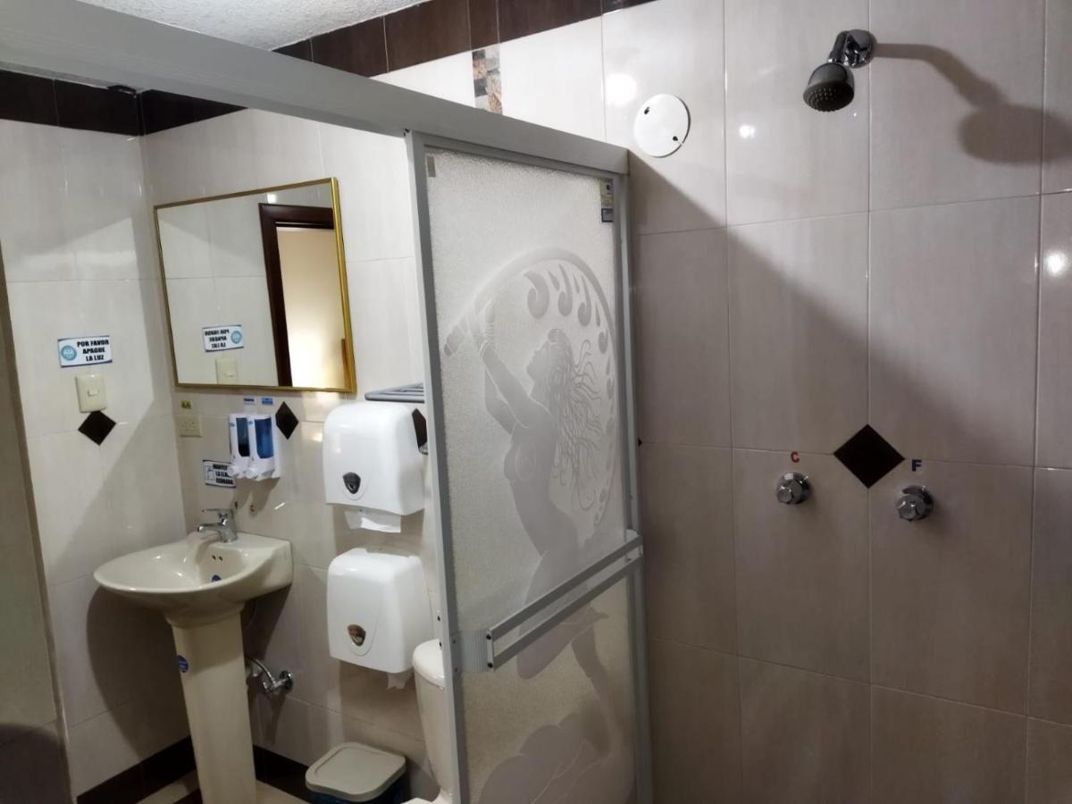 Hotel Velanez Suite Ριομπάμπα Εξωτερικό φωτογραφία
